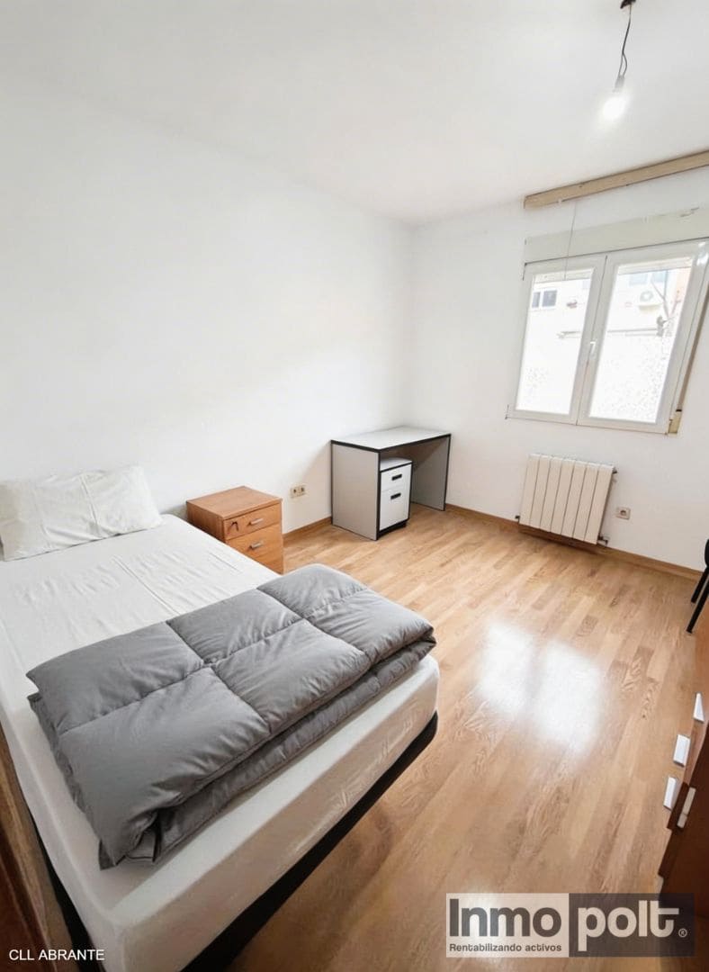 3 slaapkamer Flat te koop in Madrid stad - € 260.000 (Ref: 9715398)