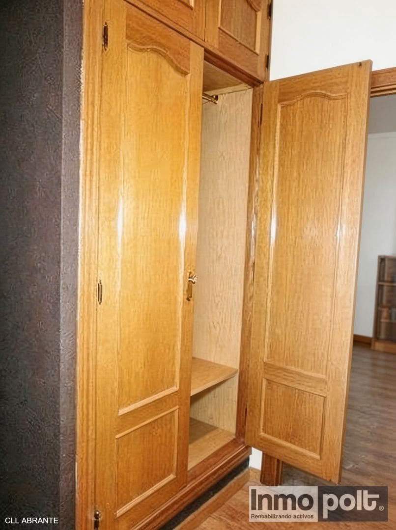 3 slaapkamer Flat te koop in Madrid stad - € 260.000 (Ref: 9715398)