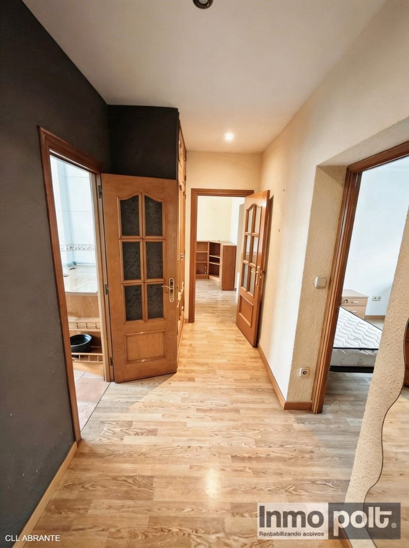 3 slaapkamer Flat te koop in Madrid stad - € 260.000 (Ref: 9715398)