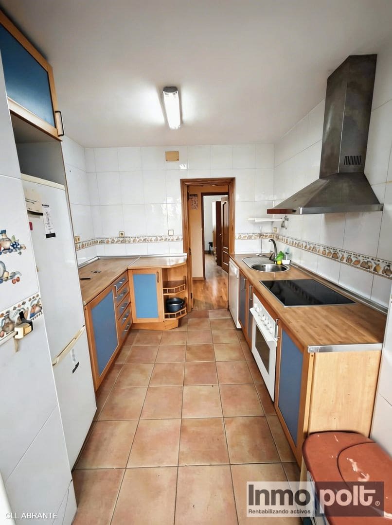 3 slaapkamer Flat te koop in Madrid stad - € 260.000 (Ref: 9715398)