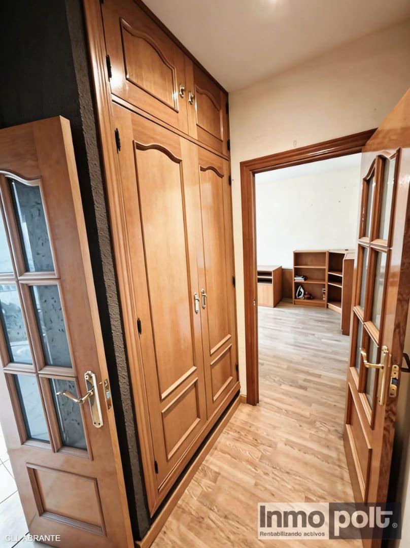 3 slaapkamer Flat te koop in Madrid stad - € 260.000 (Ref: 9715398)