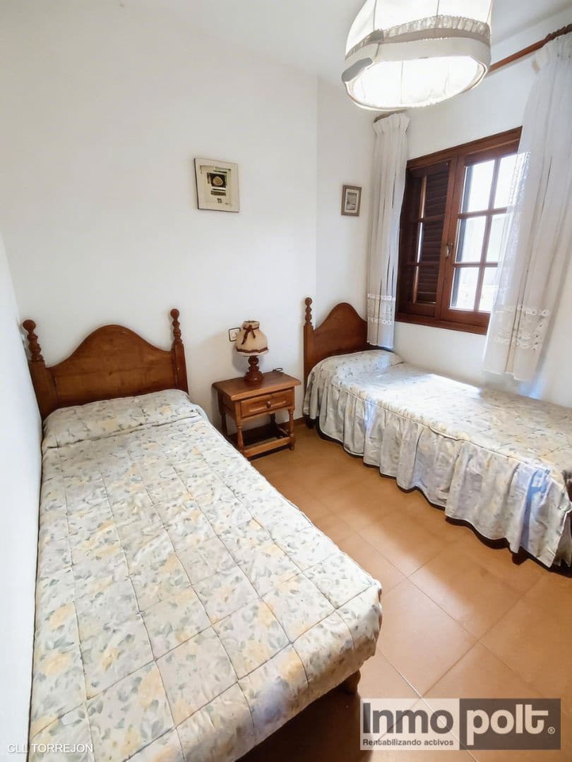 Appartement de 2 chambres à louer à Torrevieja - 700 € (Ref: 9723460)