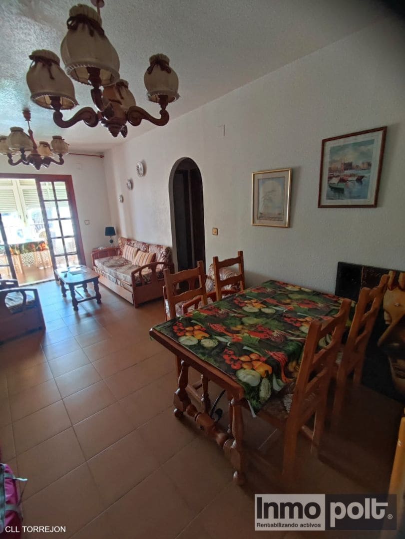 Appartement de 2 chambres à louer à Torrevieja - 700 € (Ref: 9723460)