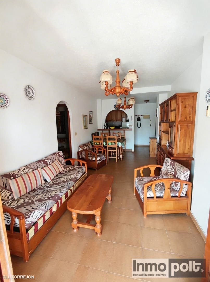 Appartement de 2 chambres à louer à Torrevieja - 700 € (Ref: 9723460)