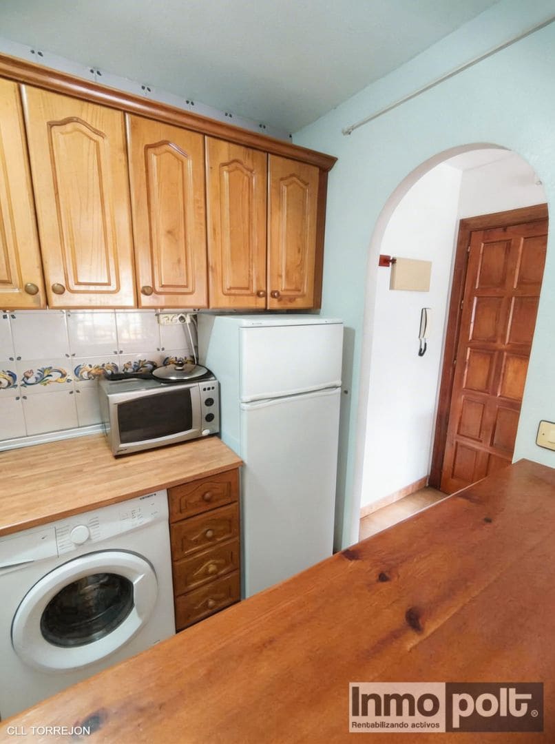 Appartement de 2 chambres à louer à Torrevieja - 700 € (Ref: 9723460)