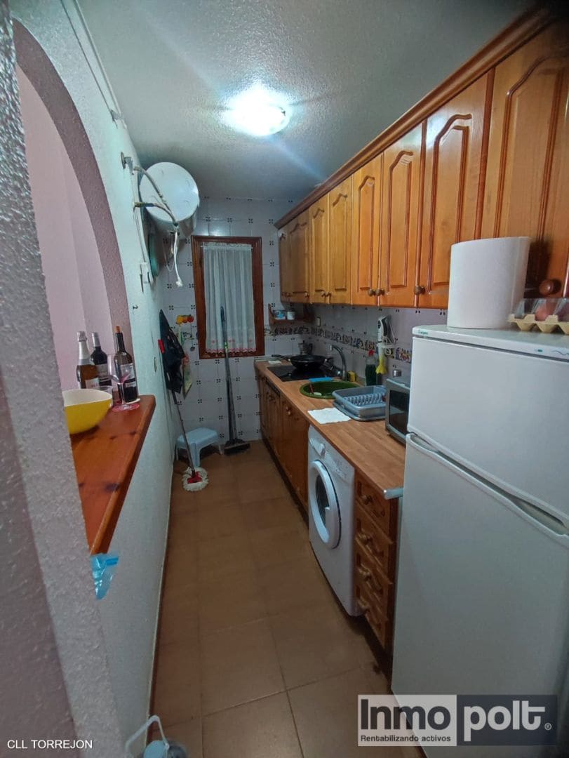Appartement de 2 chambres à louer à Torrevieja - 700 € (Ref: 9723460)