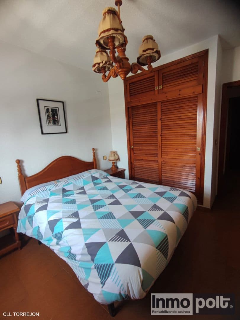 Appartement de 2 chambres à louer à Torrevieja - 700 € (Ref: 9723460)