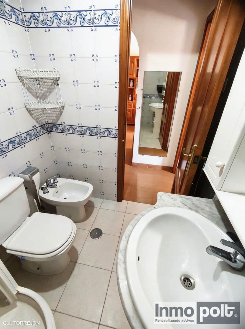 Appartement de 2 chambres à louer à Torrevieja - 700 € (Ref: 9723460)