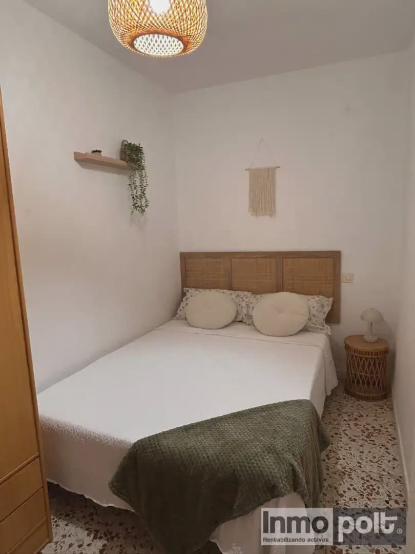2 slaapkamer Strandappartement te huur in Torrevieja - € 750 (Ref: 9786782)