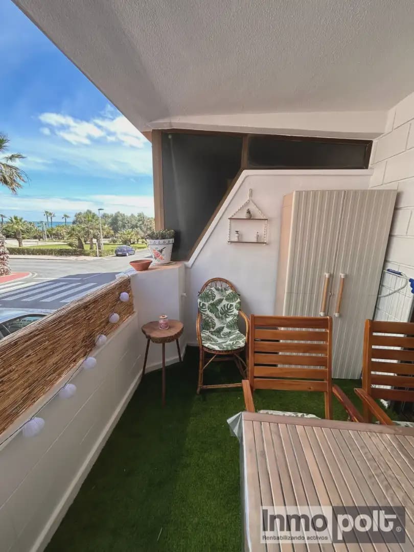 2 slaapkamer Strandappartement te huur in Torrevieja - € 750 (Ref: 9786782)