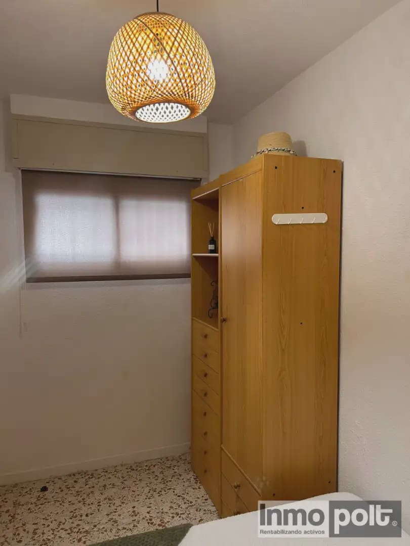 2 slaapkamer Strandappartement te huur in Torrevieja - € 750 (Ref: 9786782)