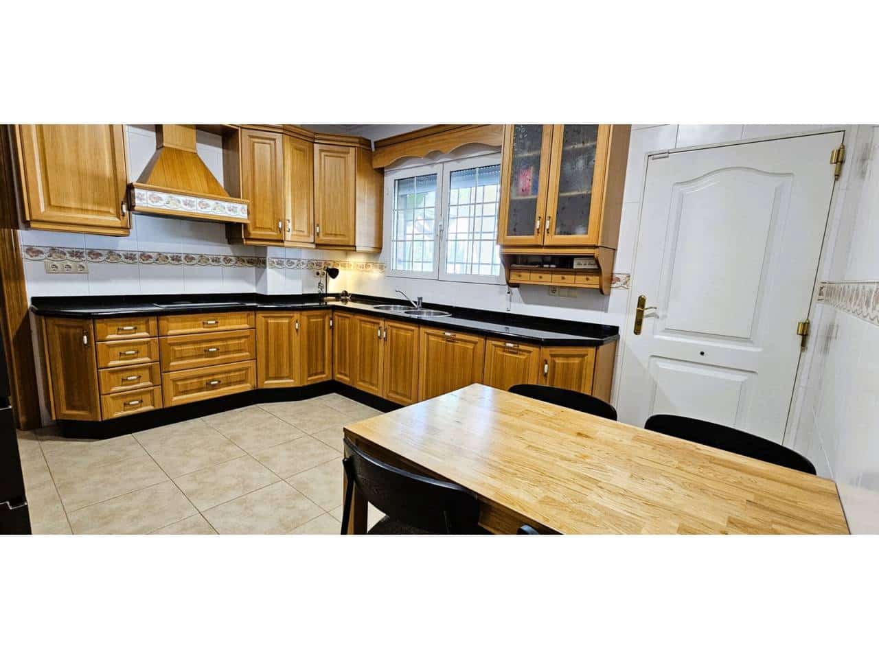 3 Zimmer Villa zu verkaufen in Totana mit Pool Garage - 470.000 € (Ref: 9911374)