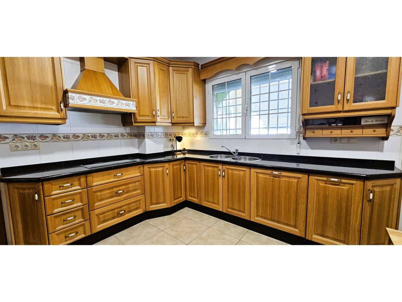 3 Zimmer Villa zu verkaufen in Totana mit Pool Garage - 470.000 € (Ref: 9911374)