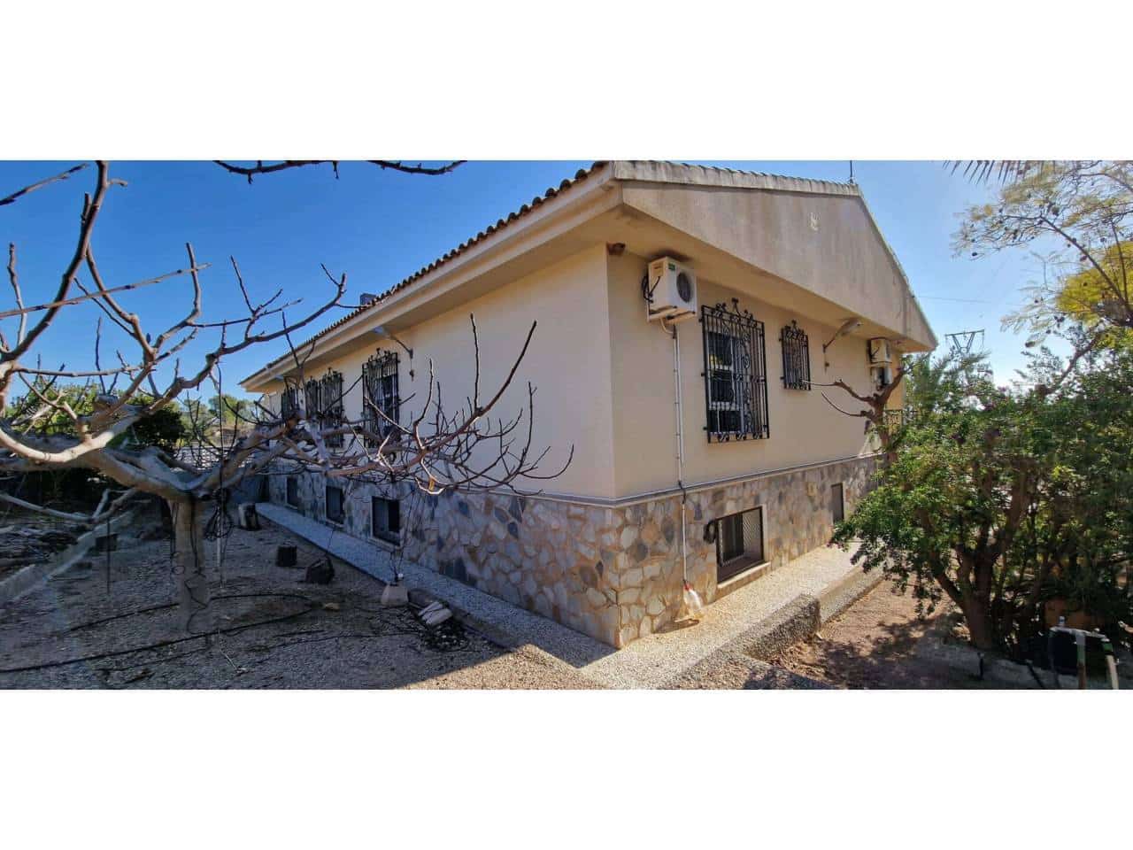 10 Zimmer Villa zu verkaufen in Totana mit Garage - 415.000 € (Ref: 9911379)