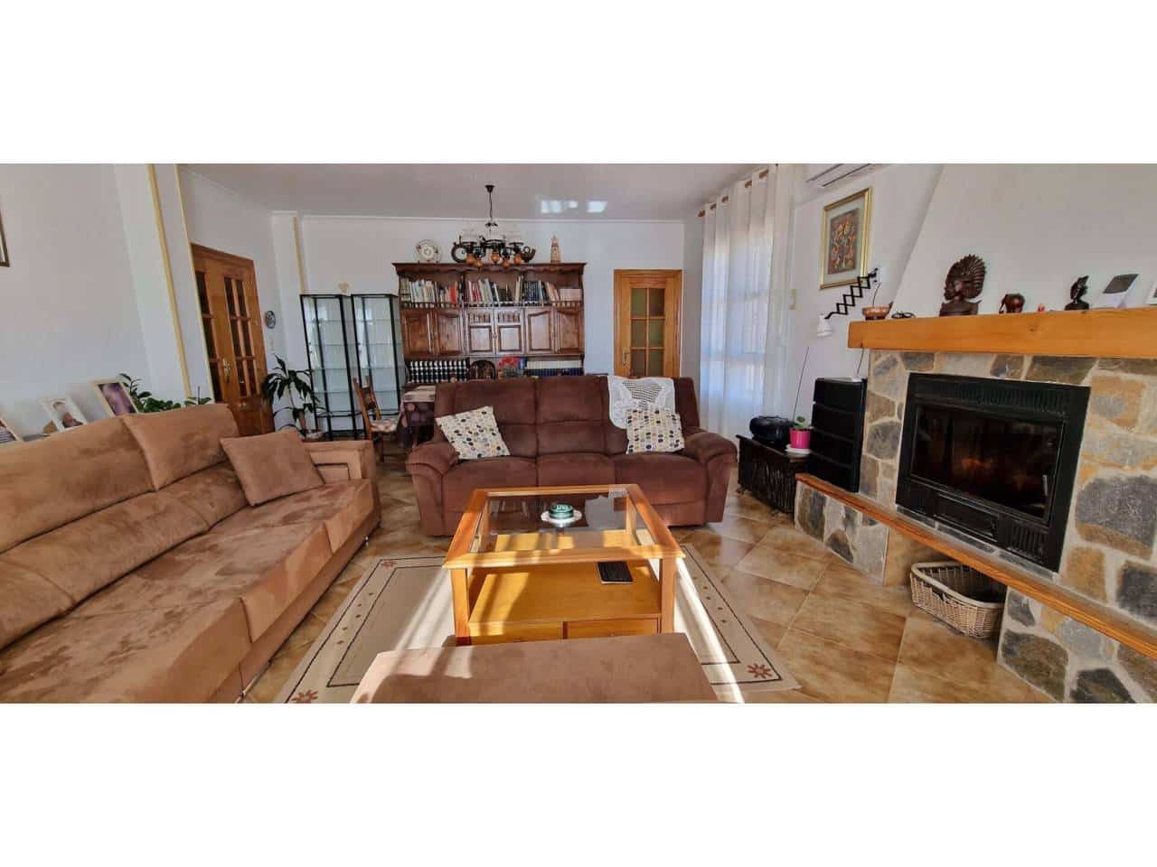 10 Zimmer Villa zu verkaufen in Totana mit Garage - 415.000 € (Ref: 9911379)