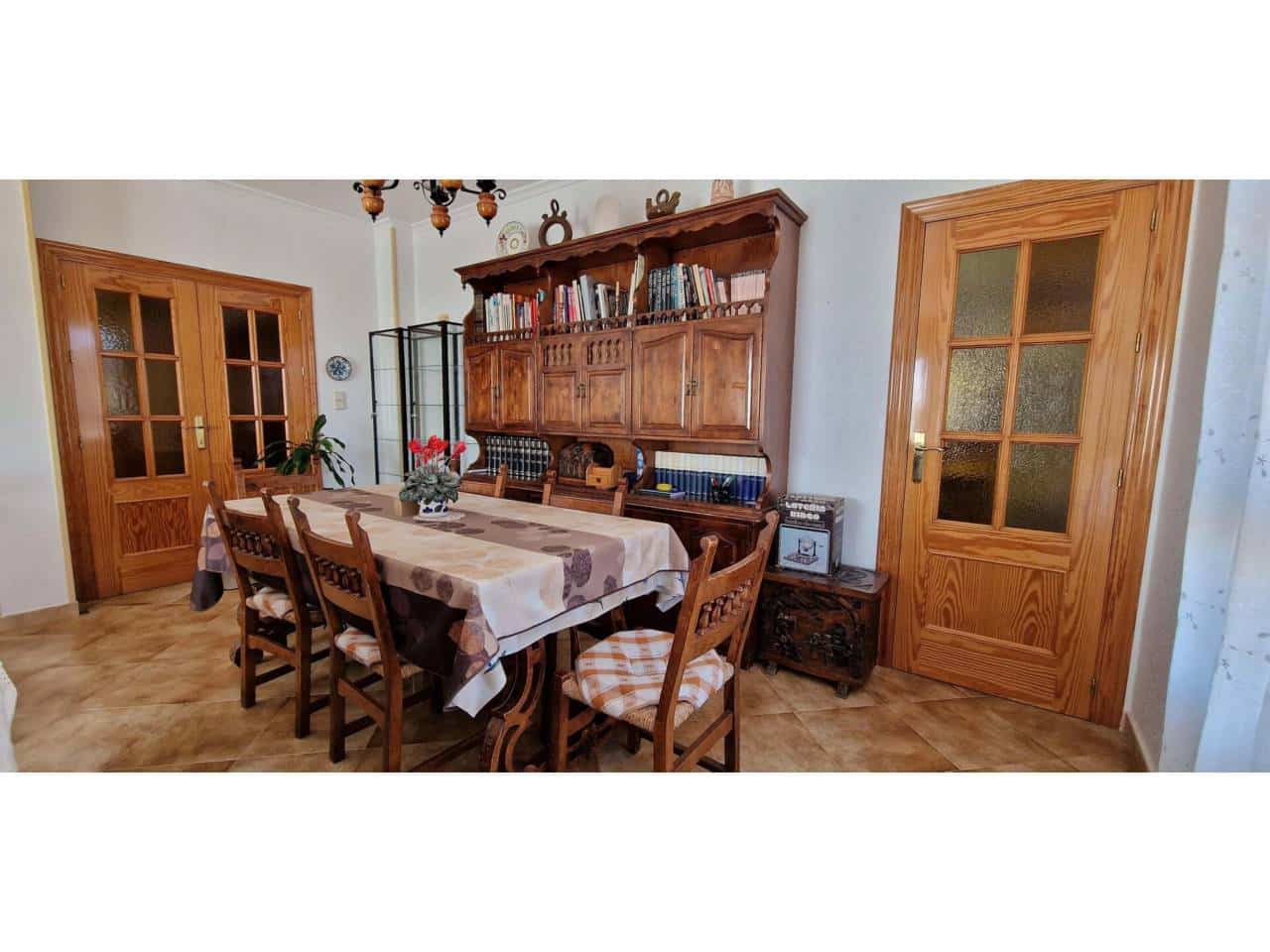 10 Zimmer Villa zu verkaufen in Totana mit Garage - 415.000 € (Ref: 9911379)
