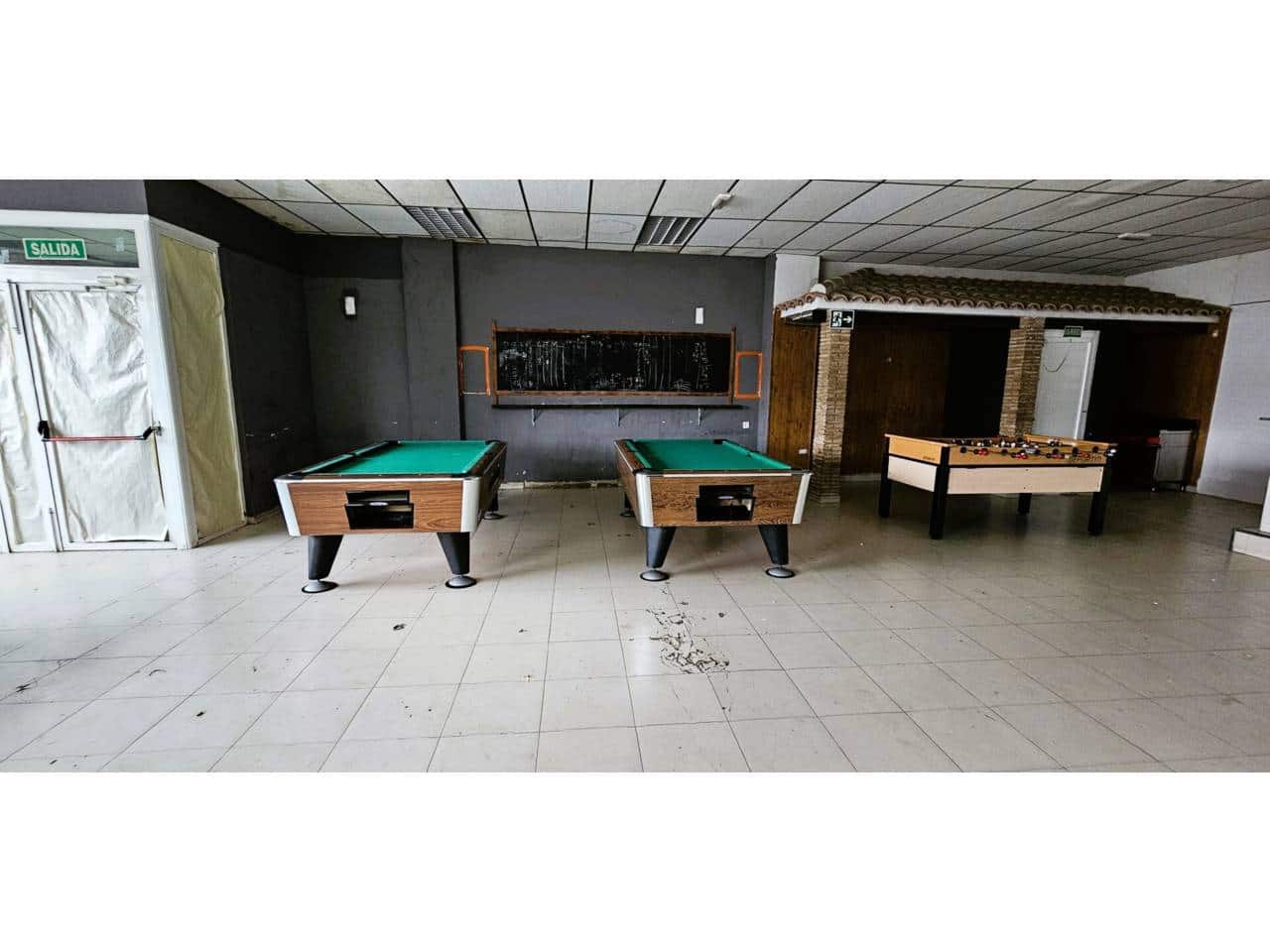 Comercial para venda em Totana com garagem - 240 000 € (Ref: 9911389)
