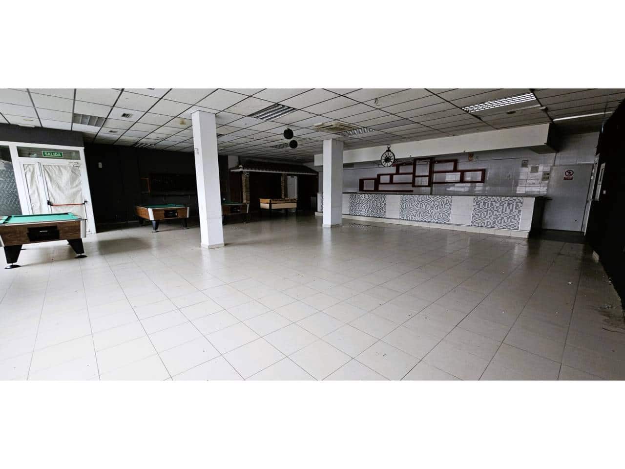 Comercial para venda em Totana com garagem - 240 000 € (Ref: 9911389)