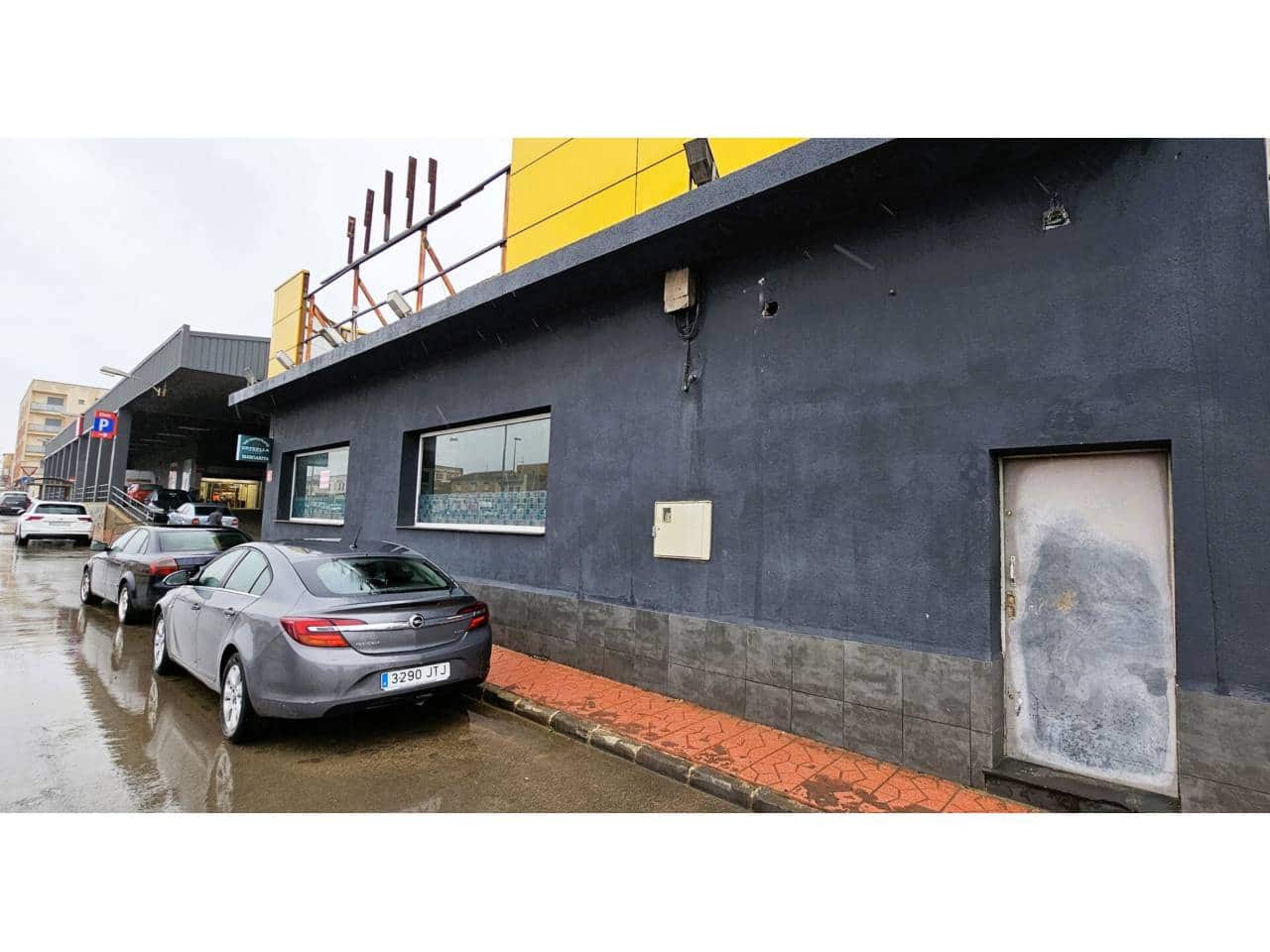 Comercial para venda em Totana com garagem - 240 000 € (Ref: 9911389)