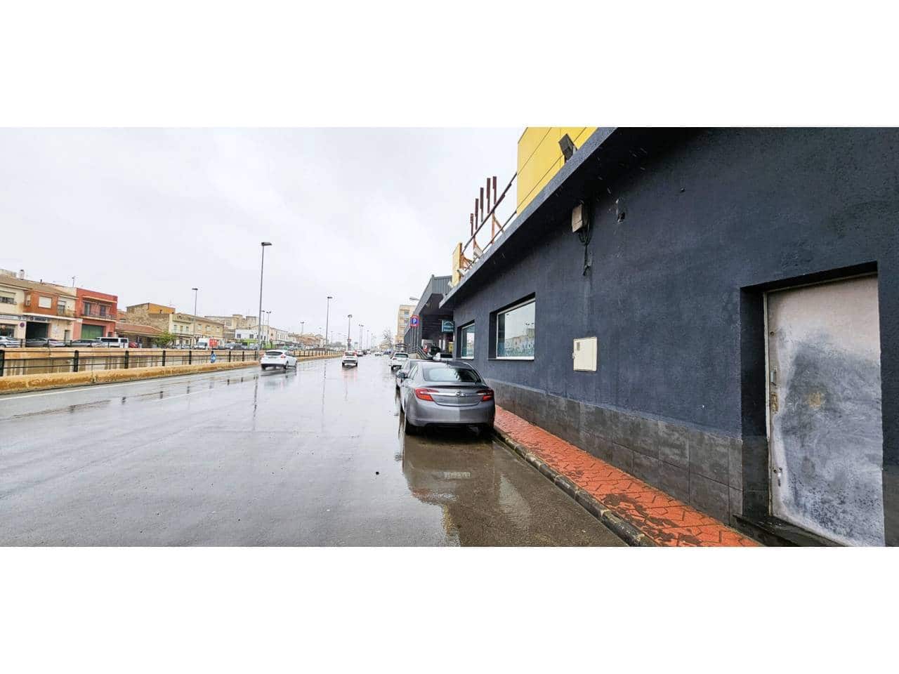 Comercial para venda em Totana com garagem - 240 000 € (Ref: 9911389)