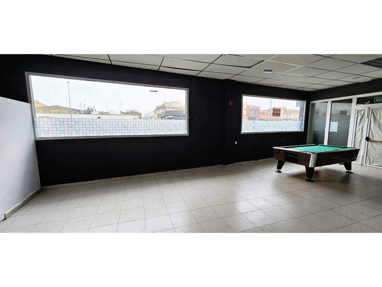 Comercial para venda em Totana com garagem - 240 000 € (Ref: 9911389)