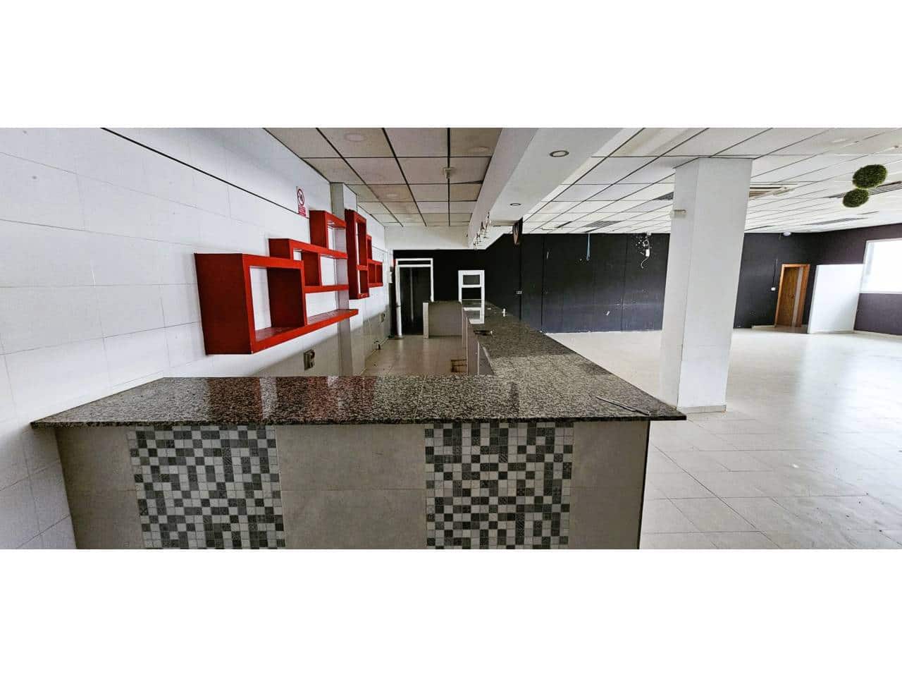 Comercial para venda em Totana com garagem - 240 000 € (Ref: 9911389)