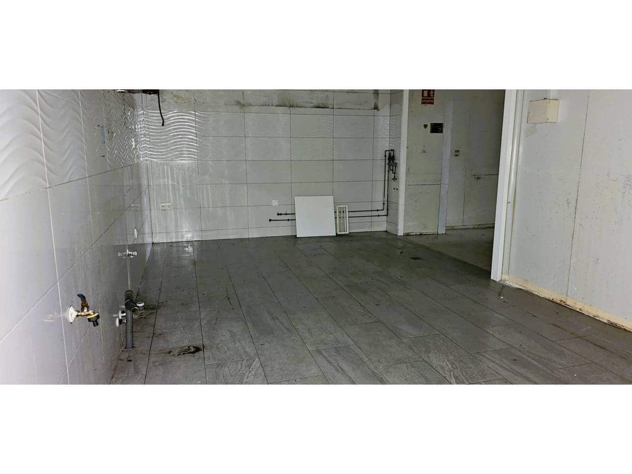 Comercial para venda em Totana com garagem - 240 000 € (Ref: 9911389)