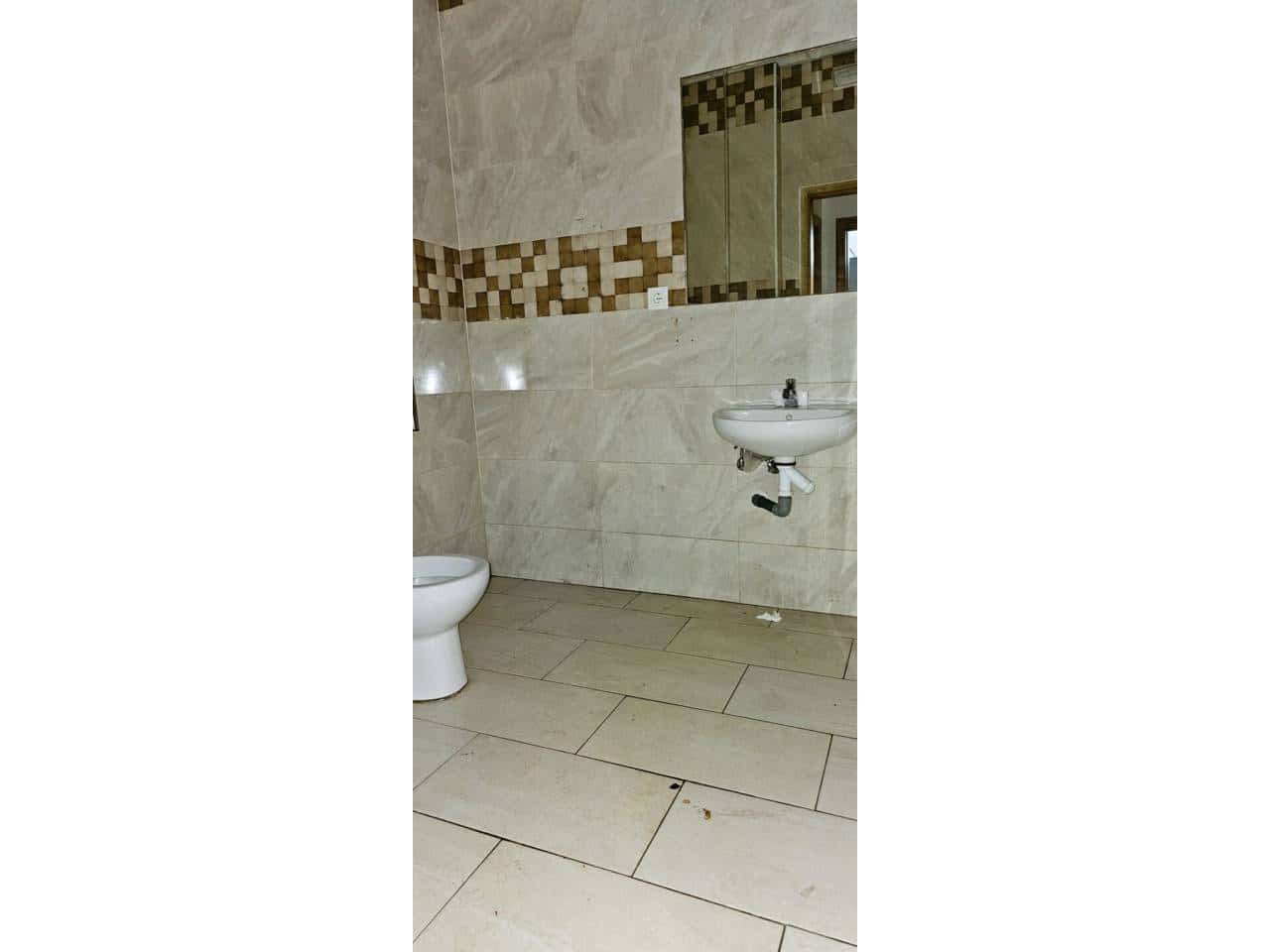Comercial para venda em Totana com garagem - 240 000 € (Ref: 9911389)