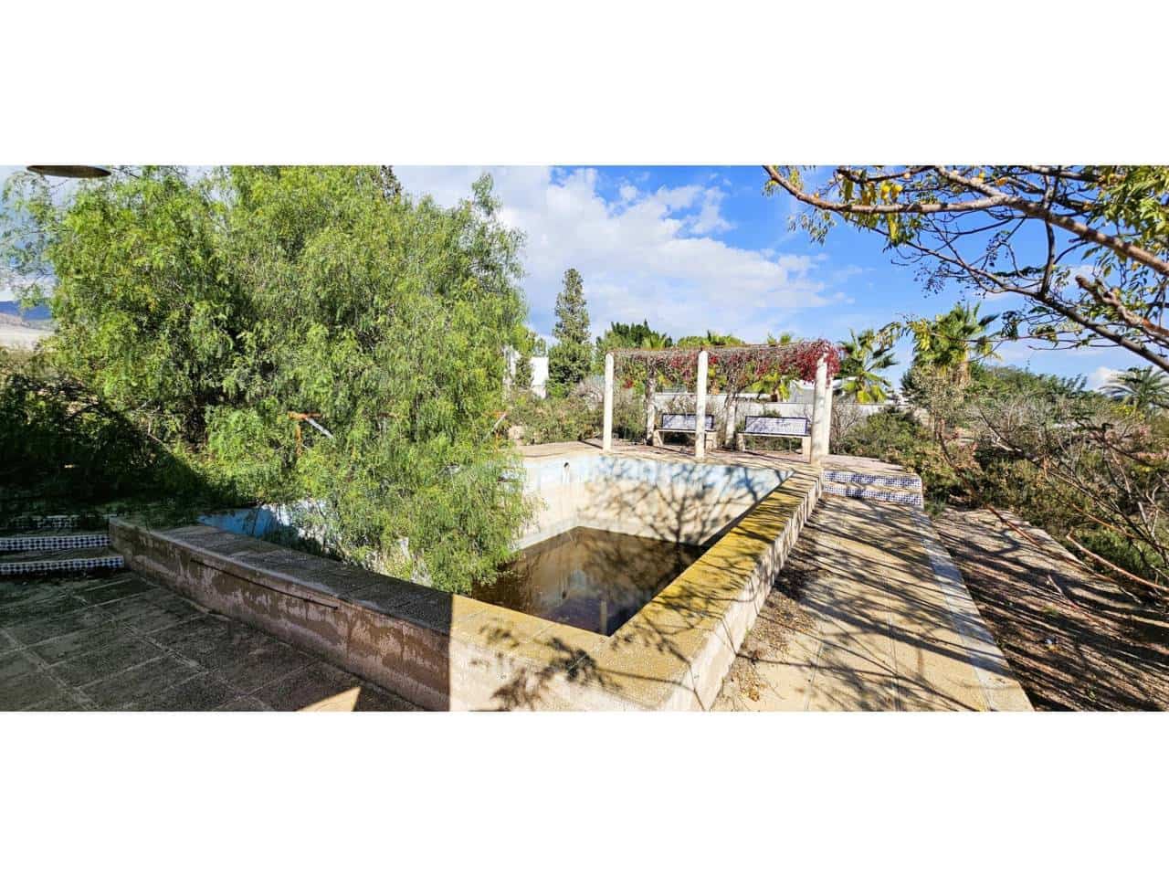 5 soveværelse Finca/Landehus til salg i Totana med swimmingpool garage - € 275.000 (Ref: 9911398)