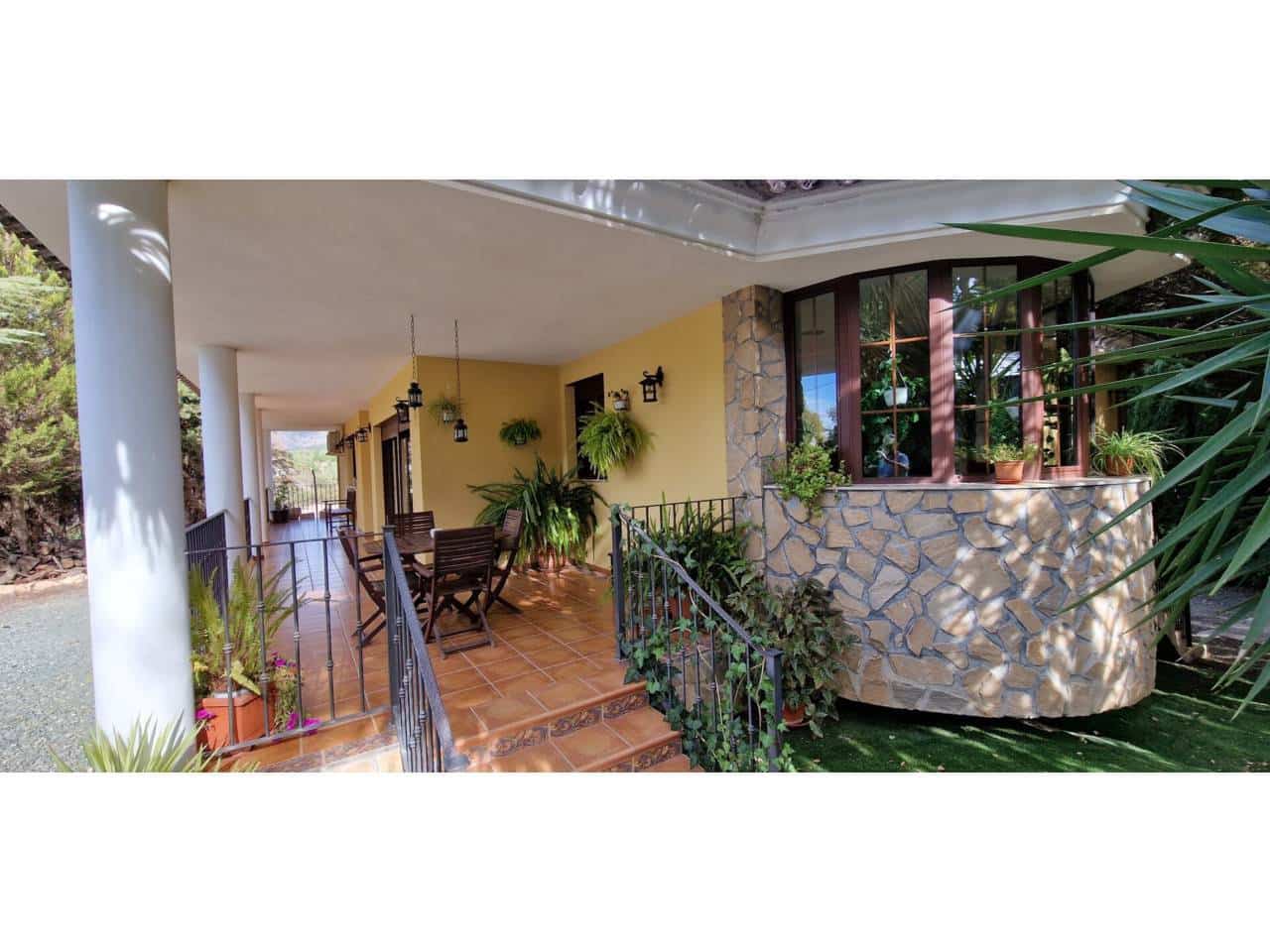 3 bedroom Villa for sale in Totana with pool garage - € 400,000 (Ref: 9911400)