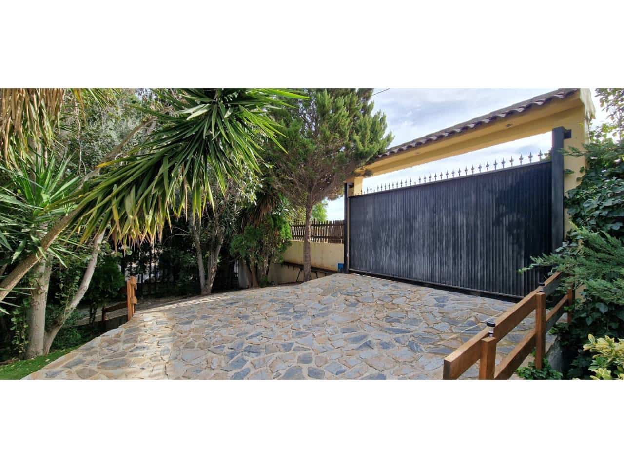 3 bedroom Villa for sale in Totana with pool garage - € 400,000 (Ref: 9911400)