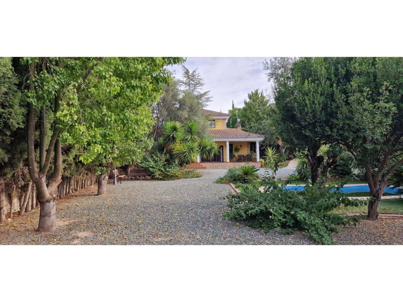 3 bedroom Villa for sale in Totana with pool garage - € 400,000 (Ref: 9911400)