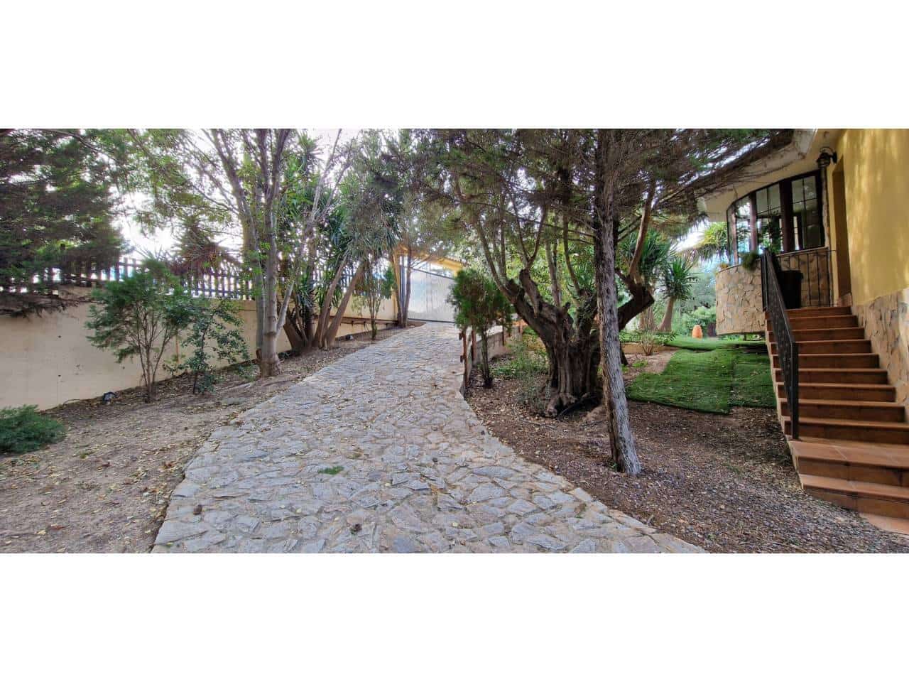 3 bedroom Villa for sale in Totana with pool garage - € 400,000 (Ref: 9911400)