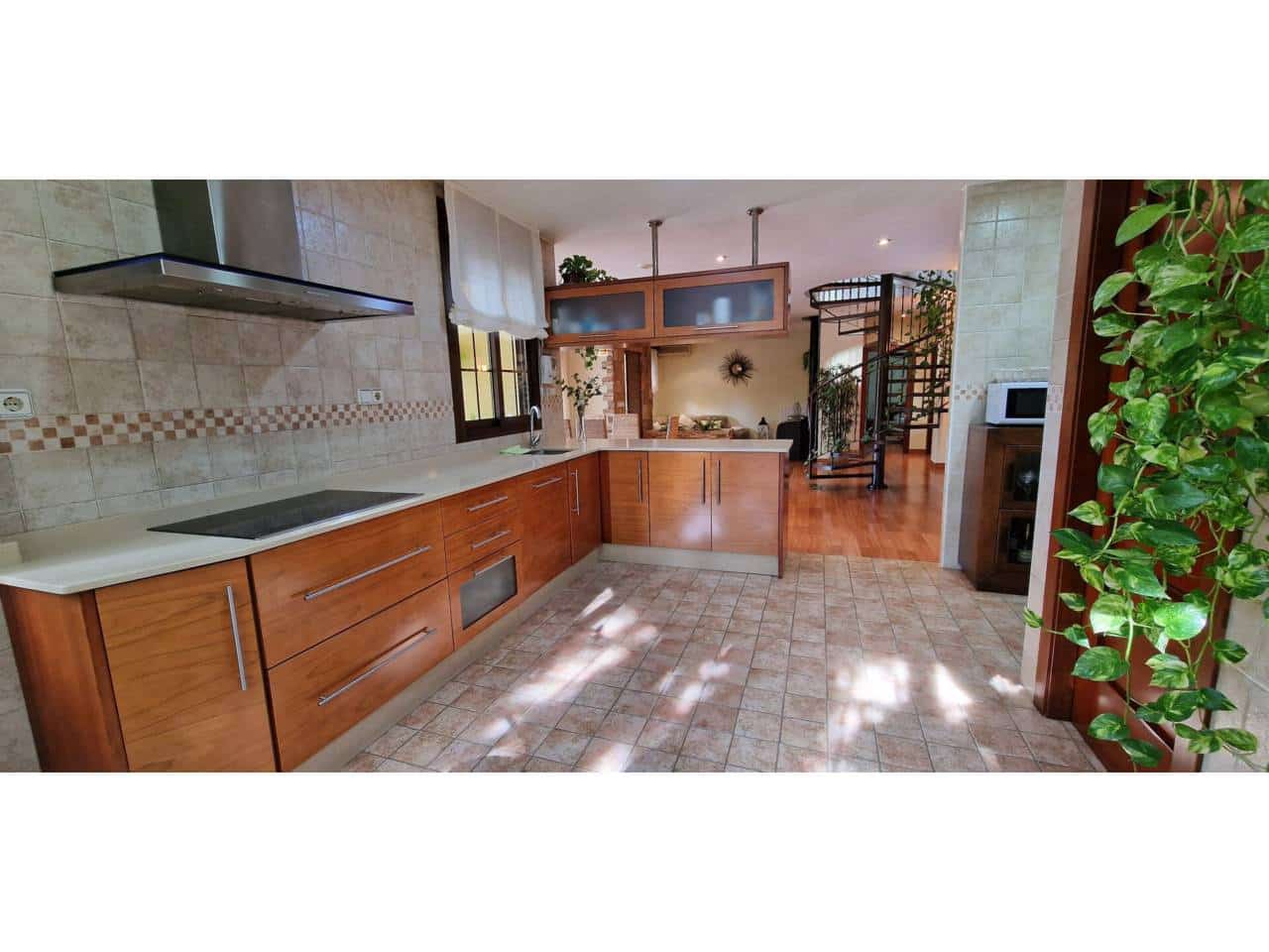 3 bedroom Villa for sale in Totana with pool garage - € 400,000 (Ref: 9911400)