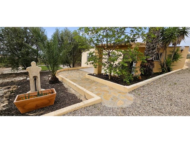 Chalet de 4 habitaciones en Totana en venta con garaje - 248.000 € (Ref: 9911401)
