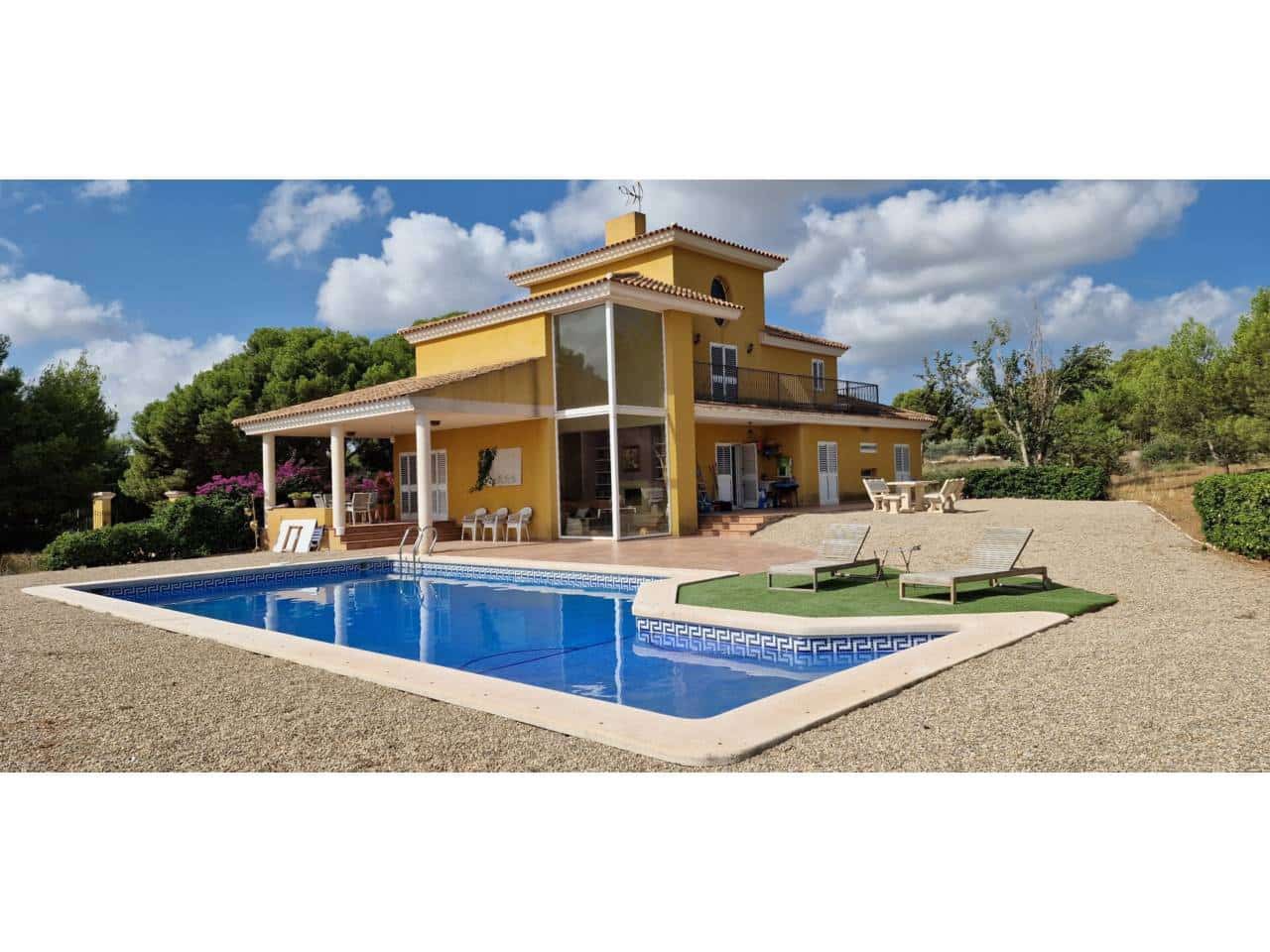 4 Zimmer Villa zu verkaufen in Totana mit Pool Garage - 425.000 € (Ref: 9911402)