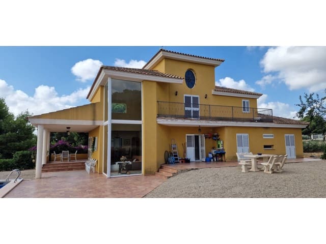 4 bedroom Villa for sale in Totana with pool garage - € 425,000 (Ref: 9911402)