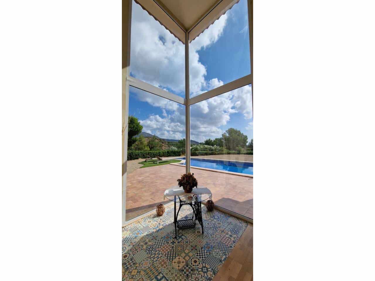 4 Zimmer Villa zu verkaufen in Totana mit Pool Garage - 425.000 € (Ref: 9911402)