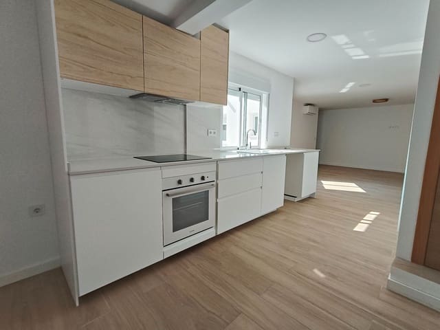 2 soveværelse Lejlighed til leje i Gandia - € 750 (Ref: 9168440)