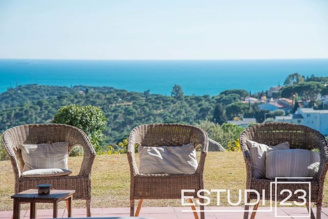 5 soveværelse Byhus til leje i Sant Vicenç de Montalt med swimmingpool - € 4.500 (Ref: 9164348)