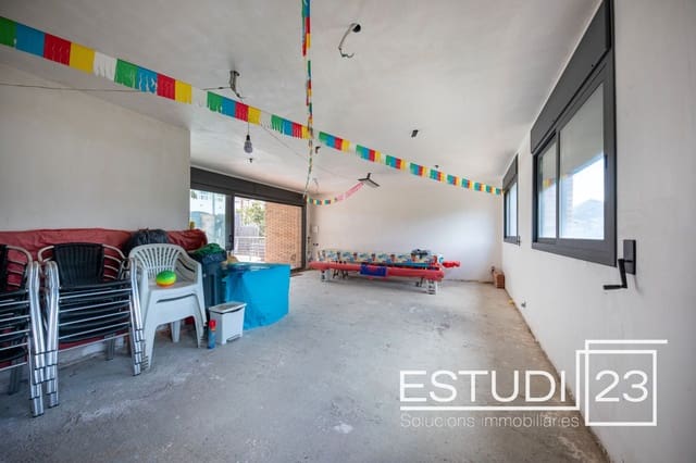 7 soverom Villa til salgs i Arenys de Munt med garasje - € 470 000 (Ref: 9352793)