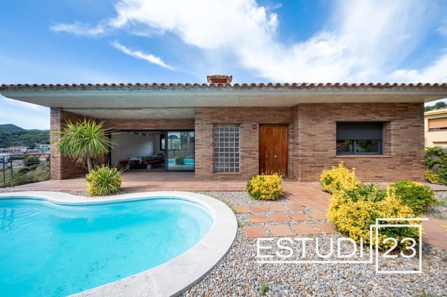 7 soverom Villa til salgs i Arenys de Munt med garasje - € 470 000 (Ref: 9352793)