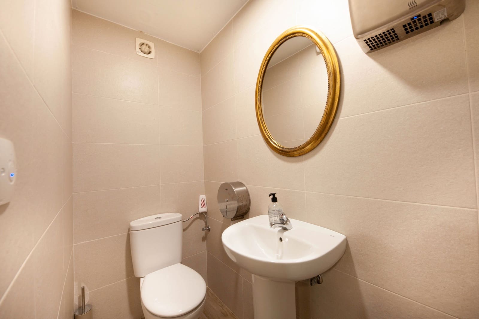 Kommersiell till salu i Arenys de Munt - 450 000 € (Ref: 9352794)