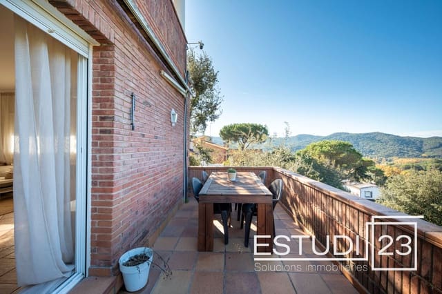 4 bedroom Villa for sale in Dosrius with pool garage - € 439,001 (Ref: 9386209)