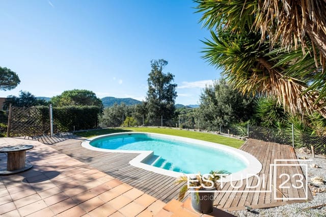 4 bedroom Villa for sale in Dosrius with pool garage - € 439,001 (Ref: 9386209)