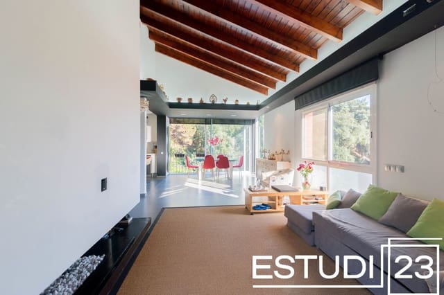 5 soverom Villa til salgs i Arenys de Munt med svømmebasseng garasje - € 580 000 (Ref: 9415326)