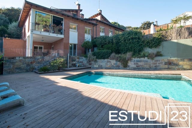 5 soverom Villa til salgs i Arenys de Munt med svømmebasseng garasje - € 580 000 (Ref: 9415326)