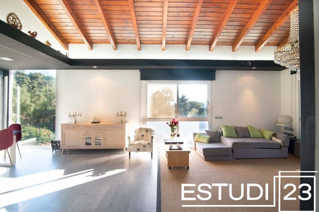 5 soverom Villa til salgs i Arenys de Munt med svømmebasseng garasje - € 580 000 (Ref: 9415326)