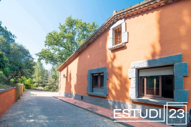 5 sypialnia Finka/Dom wiejski na sprzedaż w Orrius z basenem garażem - 720 000 € (Ref: 9450051)