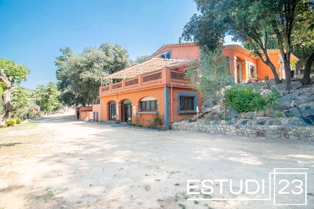 5 sypialnia Finka/Dom wiejski na sprzedaż w Orrius z basenem garażem - 720 000 € (Ref: 9450051)